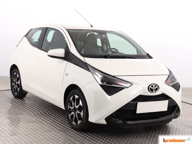 Toyota Aygo  Hatchback 2018,  1.0 benzyna - Na sprzedaż za 40 999 zł - Katowice