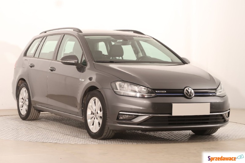 Volkswagen Golf  Kombi 2020,  1.5 benzyna - Na sprzedaż za 56 999 zł - Warszawa