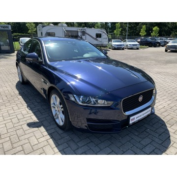 Jaguar XE  Sedan/Limuzyna 2017,  2.0 diesel, automat - Na sprzedaż za 86 899 zł - Kraków - zdjęcie 3