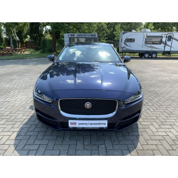Jaguar XE  Sedan/Limuzyna 2017,  2.0 diesel, automat - Na sprzedaż za 86 899 zł - Kraków - zdjęcie 2
