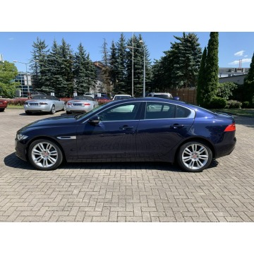 Jaguar XE  Sedan/Limuzyna 2017,  2.0 diesel, automat - Na sprzedaż za 86 899 zł - Kraków - zdjęcie 5