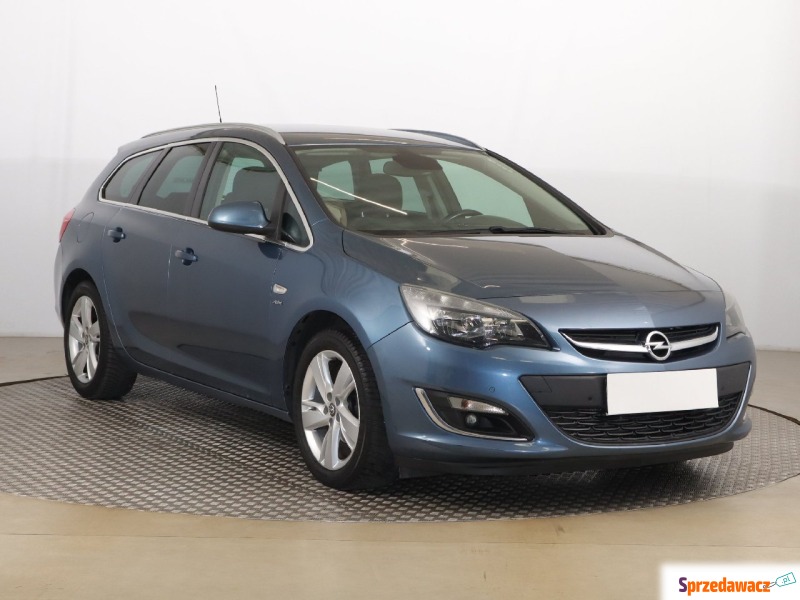 Opel Astra  Kombi 2013,  1.4 benzyna+LPG - Na sprzedaż za 35 999 zł - Zabrze