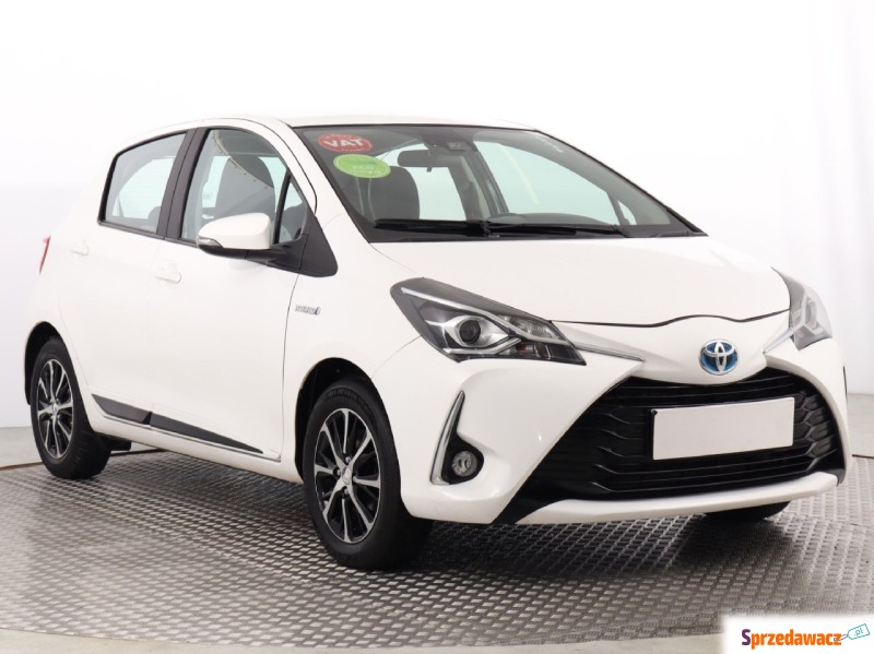 Toyota Yaris  Hatchback 2018,  1.5 benzyna - Na sprzedaż za 57 999 zł - Katowice