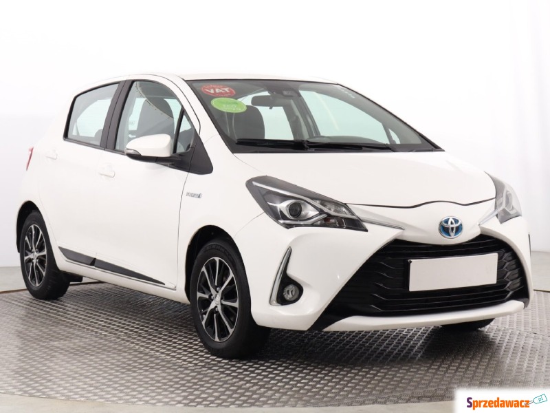 Toyota Yaris  Hatchback 2018,  1.5 benzyna - Na sprzedaż za 57 999 zł - Katowice