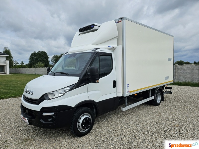 Iveco Daily - 70C18 Chłodnia 0*C + Winda-1.5T... - Dostawcze i ciężarowe - Daleszyce