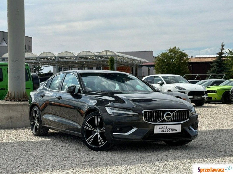 Volvo S60  Sedan/Limuzyna 2021,  2.0 benzyna - Na sprzedaż za 139 900 zł - Michałowice-Wieś