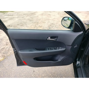 Hyundai i30  Hatchback 2008,  1.6 diesel - Na sprzedaż za 11 900 zł - Dolna Grupa - zdjęcie 8