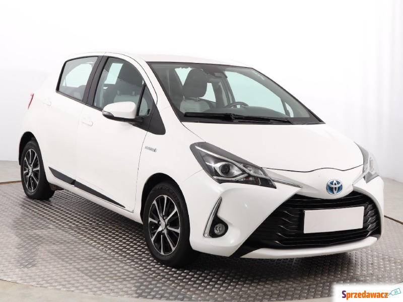 Toyota Yaris  Hatchback 2018,  1.5 benzyna - Na sprzedaż za 57 499 zł - Katowice