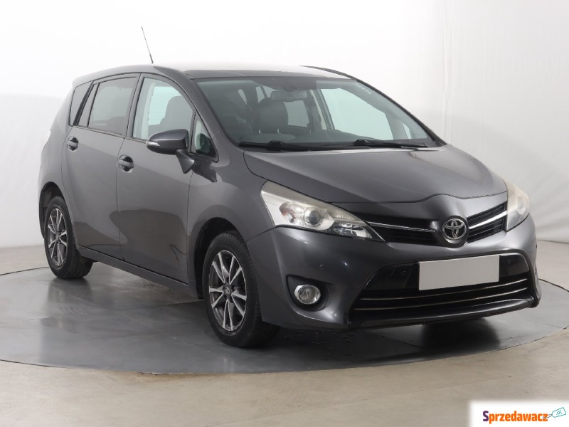 Toyota Verso  SUV 2013,  2.0 diesel - Na sprzedaż za 30 999 zł - Katowice