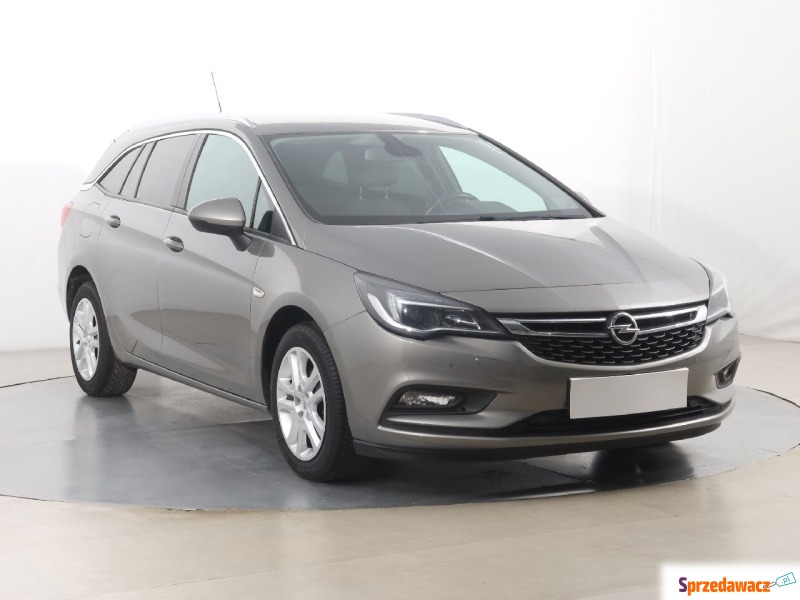 Opel Astra  Kombi 2017,  1.4 benzyna - Na sprzedaż za 45 999 zł - Katowice