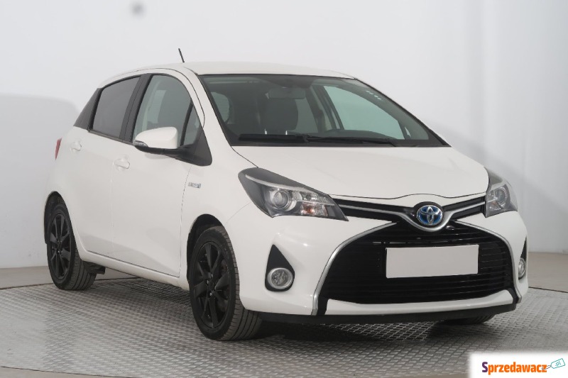 Toyota Yaris  Hatchback 2016,  1.5 benzyna - Na sprzedaż za 50 999 zł - Łódź