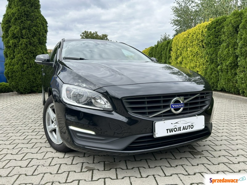 Volvo V60 2016,  2.0 diesel - Na sprzedaż za 42 900 zł - Tarnów