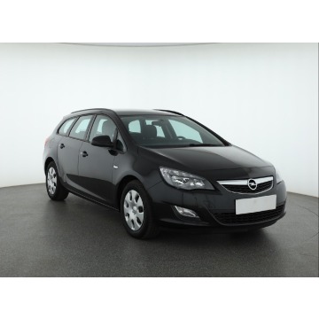 Opel Astra 1.7 CDTI (110KM), 2012