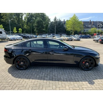 Jaguar XE  Sedan/Limuzyna 2022,  2.0 diesel, automat - Na sprzedaż za 235 899 zł - Kraków - zdjęcie 4