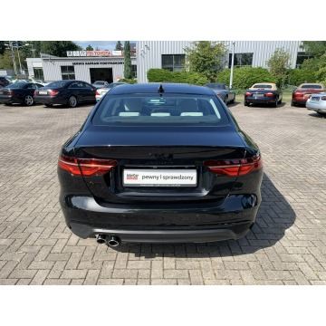 Jaguar XE  Sedan/Limuzyna 2022,  2.0 diesel, automat - Na sprzedaż za 235 899 zł - Kraków - zdjęcie 7