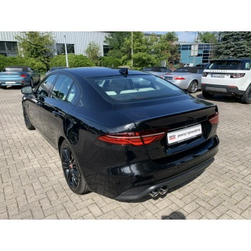 Jaguar XE  Sedan/Limuzyna 2022,  2.0 diesel, automat - Na sprzedaż za 235 899 zł - Kraków - zdjęcie 8