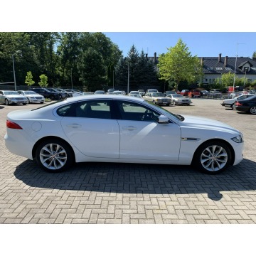 Jaguar XF  Sedan/Limuzyna 2017,  2.0 diesel, automat - Na sprzedaż za 129 899 zł - Kraków - zdjęcie 4
