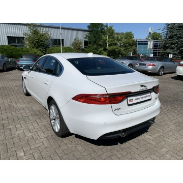Jaguar XF  Sedan/Limuzyna 2017,  2.0 diesel, automat - Na sprzedaż za 129 899 zł - Kraków - zdjęcie 8