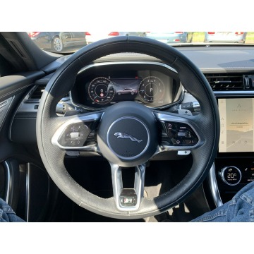 Jaguar XF  Sedan/Limuzyna 2021,  2.0 benzyna, automat - Na sprzedaż za 199 899 zł - Kraków - zdjęcie 11