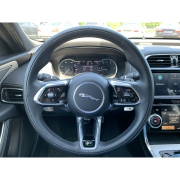Jaguar XE  Sedan/Limuzyna 2022,  2.0 diesel, automat - Na sprzedaż za 248 999 zł - Kraków - zdjęcie 11