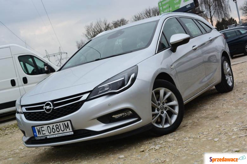 Opel Astra 2018 - 1598 cm3 Diesel (136 KM) - kombi - Samochody osobowe - Łódź