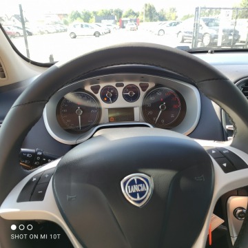 Lancia Delta  Liftback 2009,  1.4 benzyna - Na sprzedaż za 17 600 zł - Lipówki - zdjęcie 12