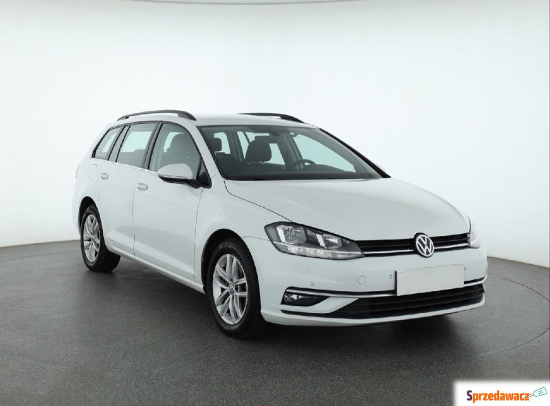 Volkswagen Golf  Kombi 2019,  1.5 benzyna - Na sprzedaż za 61 999 zł - Piaseczno