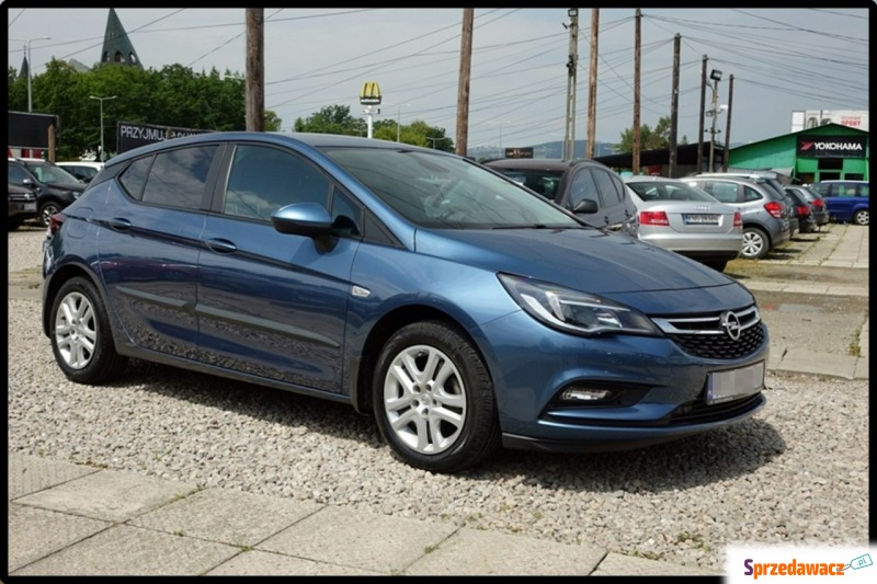 Opel Astra  Hatchback 2017,  1.4 benzyna - Na sprzedaż za 57 990 zł - Nowy Sącz