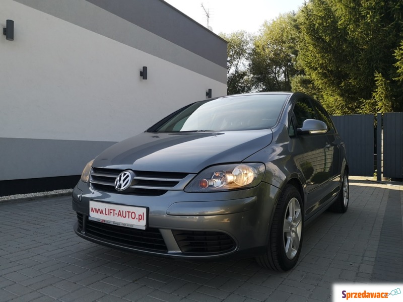 Volkswagen Golf Plus 2005,  1.6 benzyna - Na sprzedaż za 14 900 zł - Strzegom