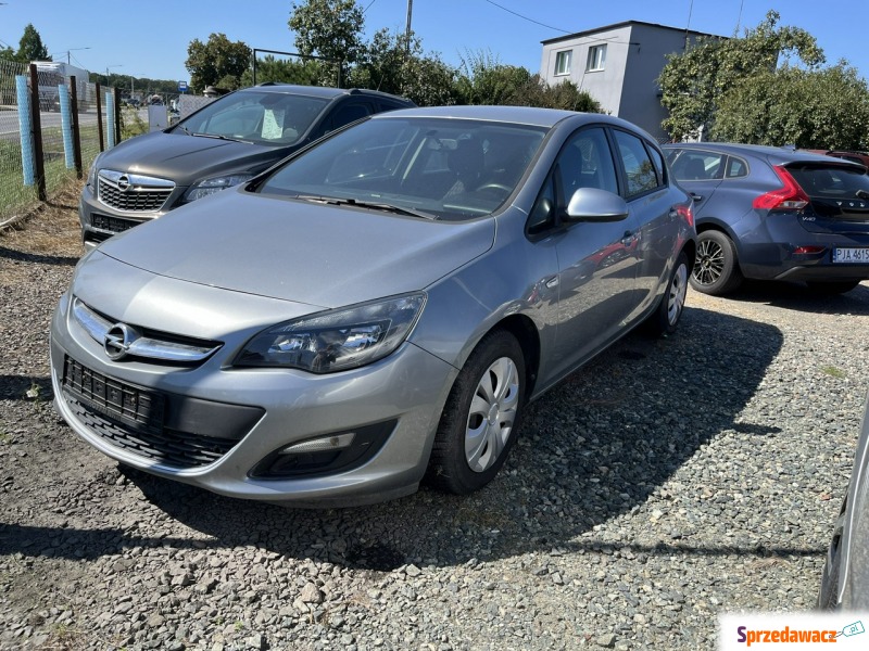 Opel Astra  Hatchback 2013,  1.6 benzyna - Na sprzedaż za 25 900 zł - Jarocin