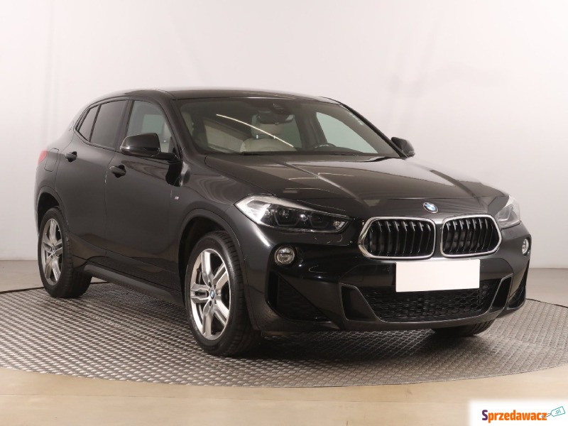 BMW   SUV 2018,  1.5 benzyna - Na sprzedaż za 95 999 zł - Zabrze