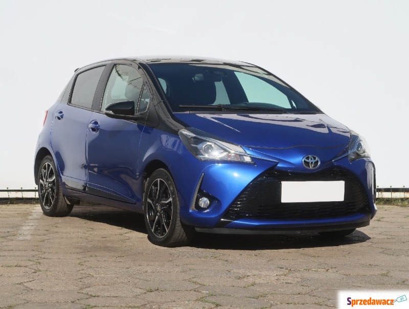 Toyota Yaris  Hatchback 2017,  1.5 benzyna - Na sprzedaż za 55 499 zł - Łódź