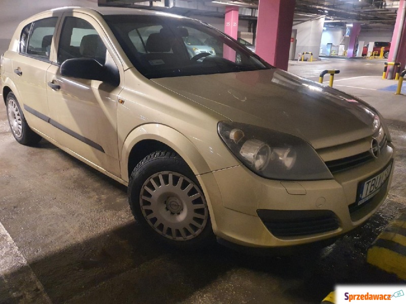 Opel Astra 2004,  1.6 benzyna - Na sprzedaż za 3 000,00 zł - Kielce