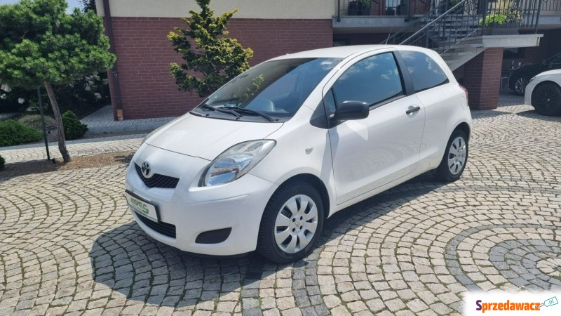 Toyota Yaris  Hatchback 2010,  1.0 benzyna - Na sprzedaż za 16 900 zł - Głogówek