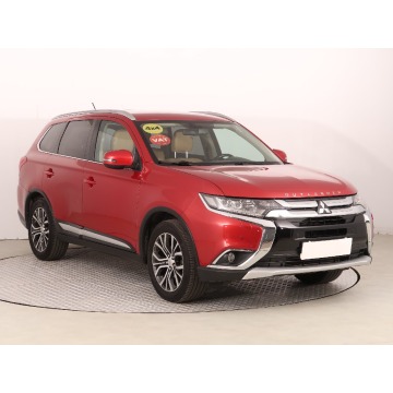 Mitsubishi Outlander 2.2 DI-D (150KM), 2015