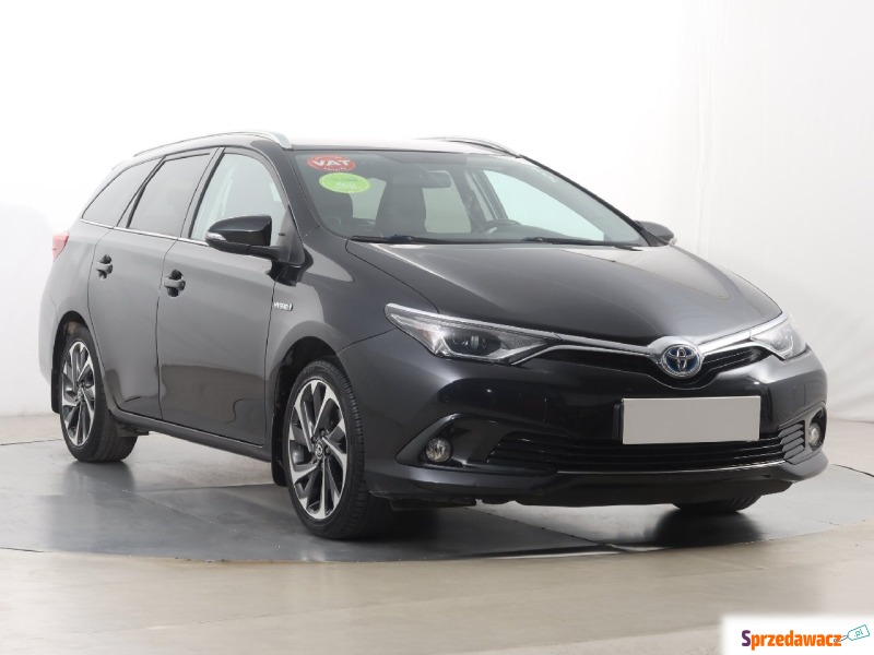 Toyota Auris  Kombi 2016,  1.8 benzyna - Na sprzedaż za 73 999 zł - Katowice