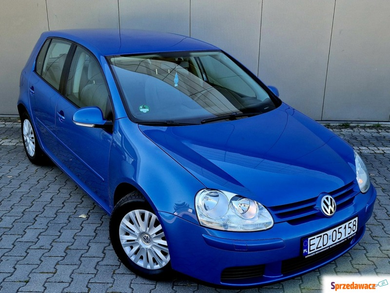 Volkswagen Golf  Hatchback 2005,  1.6 benzyna - Na sprzedaż za 14 900 zł - Czechy