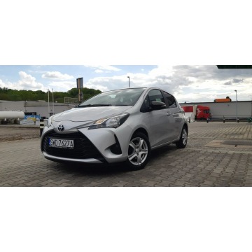 Toyota Yaris  Hatchback 2019,  1.0 benzyna - Na sprzedaż za 51 906 zł - Rybnik - zdjęcie 2