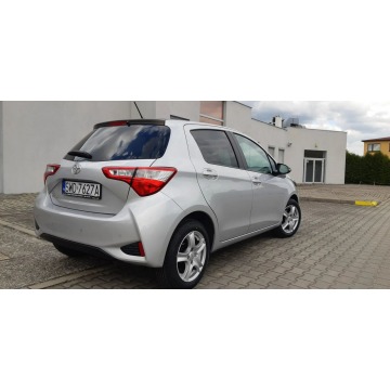 Toyota Yaris  Hatchback 2019,  1.0 benzyna - Na sprzedaż za 51 906 zł - Rybnik - zdjęcie 7