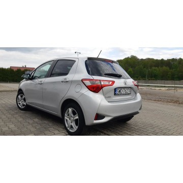 Toyota Yaris  Hatchback 2019,  1.0 benzyna - Na sprzedaż za 51 906 zł - Rybnik - zdjęcie 5