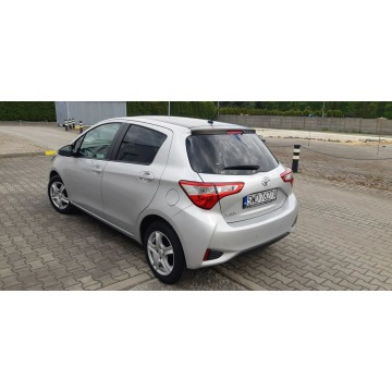 Toyota Yaris  Hatchback 2019,  1.0 benzyna - Na sprzedaż za 51 906 zł - Rybnik - zdjęcie 8