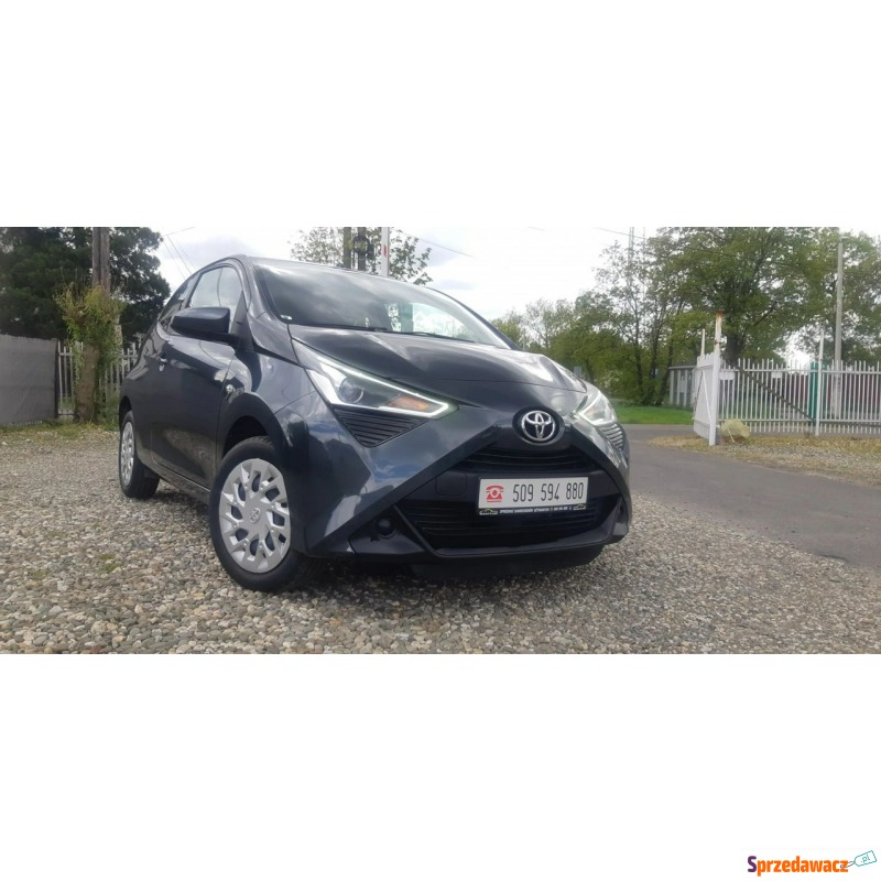 Toyota Aygo  Hatchback 2018,  1.0 benzyna - Na sprzedaż za 37 900 zł - Rybnik