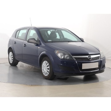 Opel Astra 1.6 16V (116KM), 2011