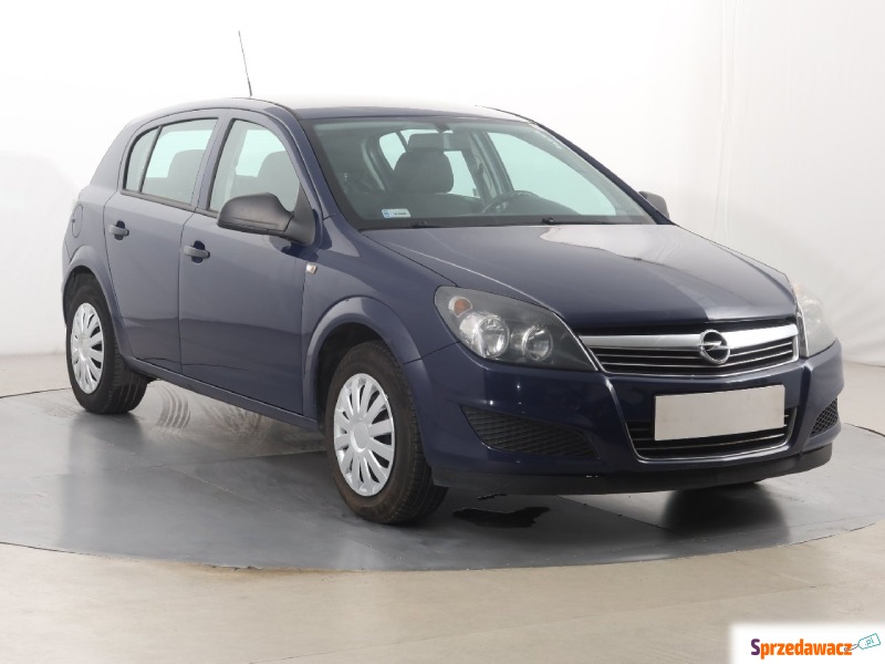 Opel Astra  Hatchback 2011,  1.6 benzyna - Na sprzedaż za 13 499 zł - Katowice