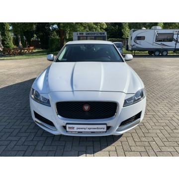 Jaguar XF  Sedan/Limuzyna 2018,  2.0 diesel, automat - Na sprzedaż za 129 899 zł - Kraków - zdjęcie 2