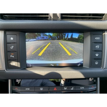 Jaguar XF  Sedan/Limuzyna 2018,  2.0 diesel, automat - Na sprzedaż za 129 899 zł - Kraków - zdjęcie 12