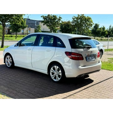 Mercedes - Benz B-klasa  Liftback 2018,  2.0 benzyna, automat - Na sprzedaż za 69 900 zł - Rumia - zdjęcie 4