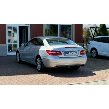 Mercedes - Benz E-klasa  Coupe/Sportowy 2009,  3.0 diesel, automat - Na sprzedaż za 49 900 zł - Rumia - zdjęcie 7