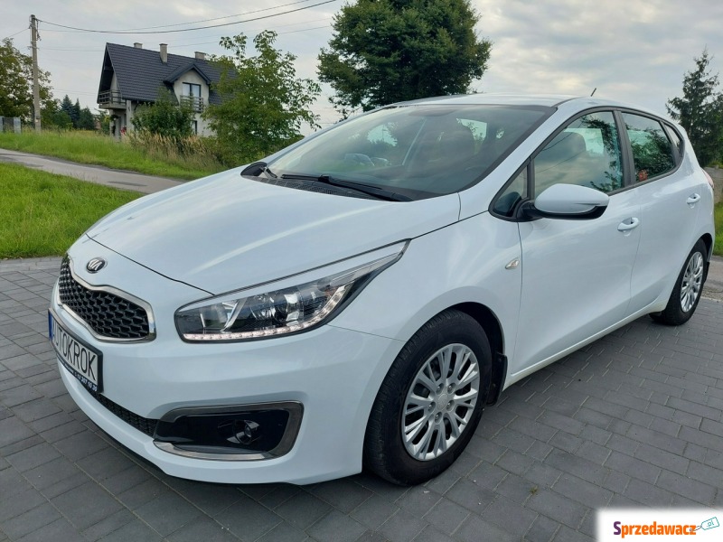 Kia Ceed  Hatchback 2017,  1.4 benzyna - Na sprzedaż za 41 800 zł - Liszki