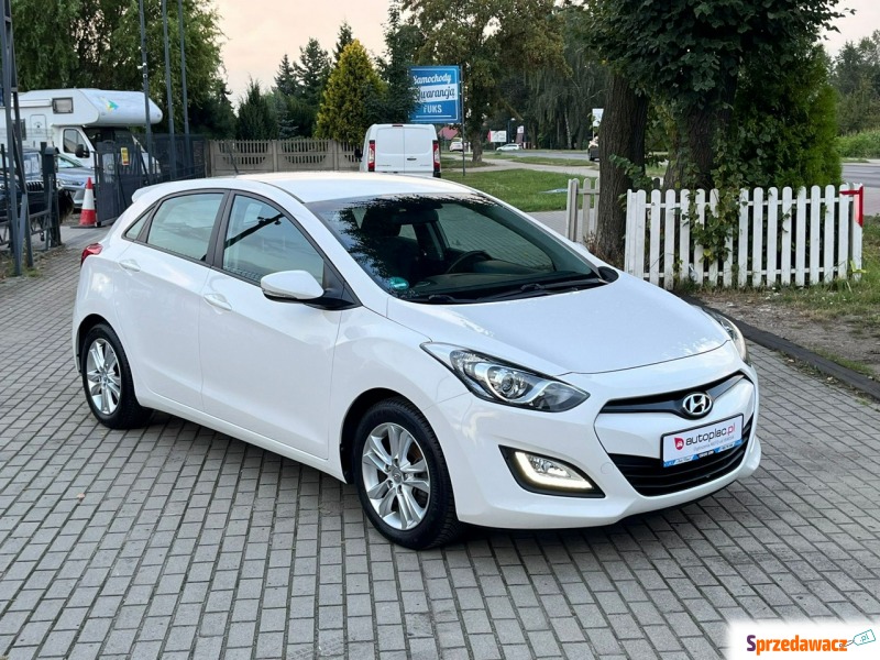 Hyundai i30  Hatchback 2014,  1.4 benzyna - Na sprzedaż za 41 900 zł - Zduńska Wola